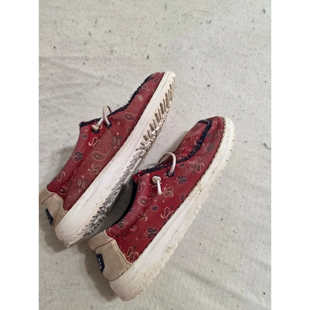 Hey Dude Wally Youth Bandana Red Navy Paisley Slip On Loafers Shoes Size 2 40612